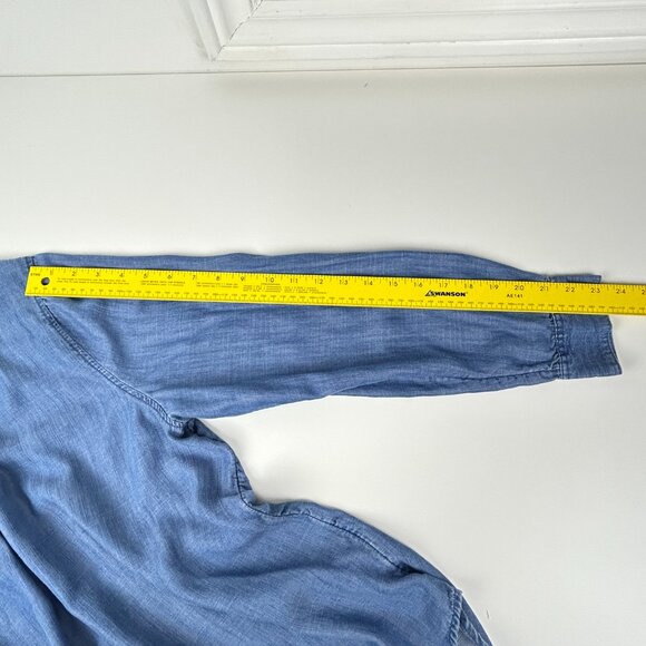 Banana Republic Shirt Womens XL Chambray Boyfriend Fit Button Back Pullover Blue - Picture 9 of 13